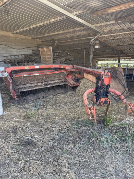 Gadanheira Condicionadora Kuhn ( Com Avaria )