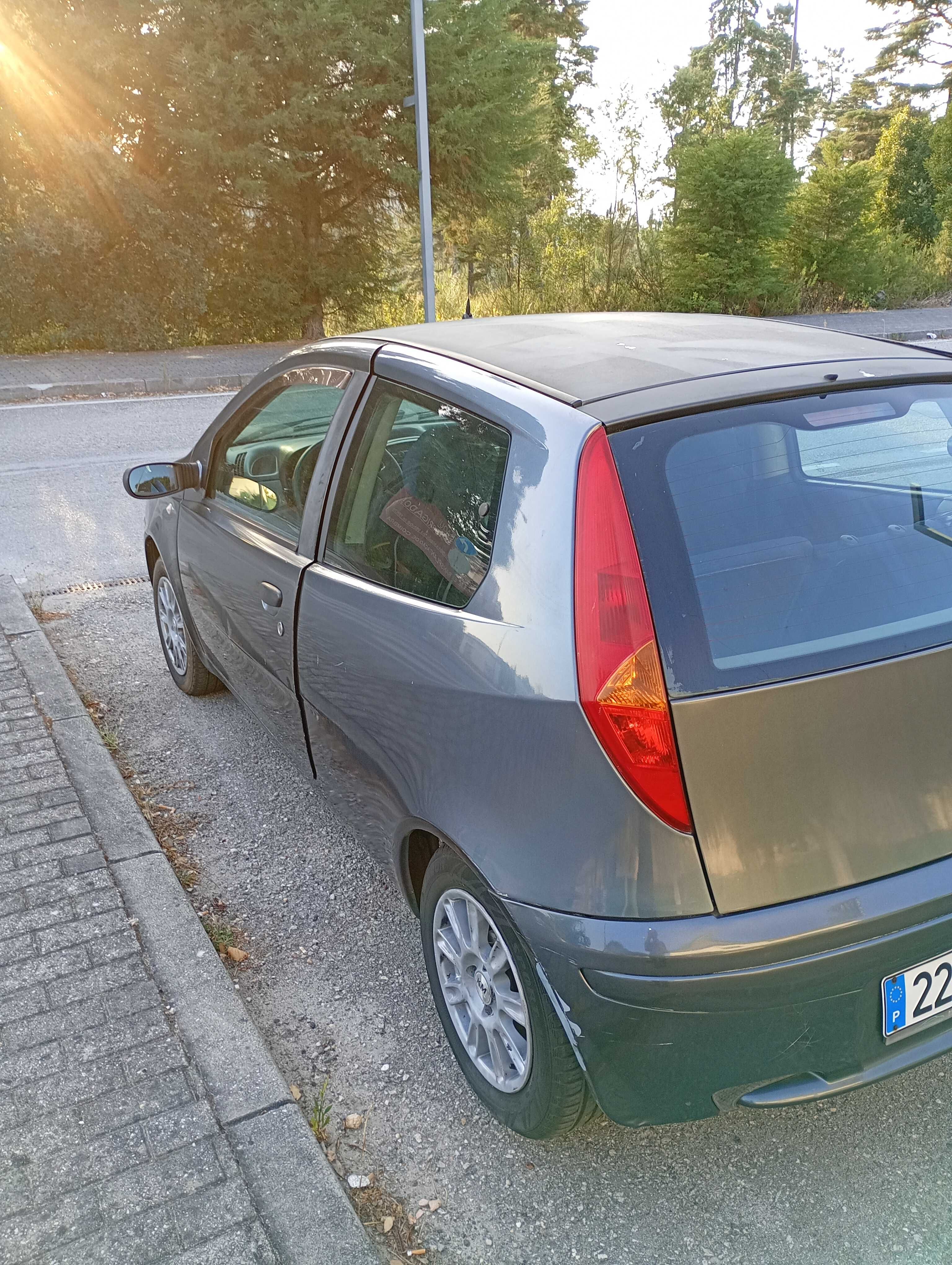 Vende-se Fiat Punto 2000