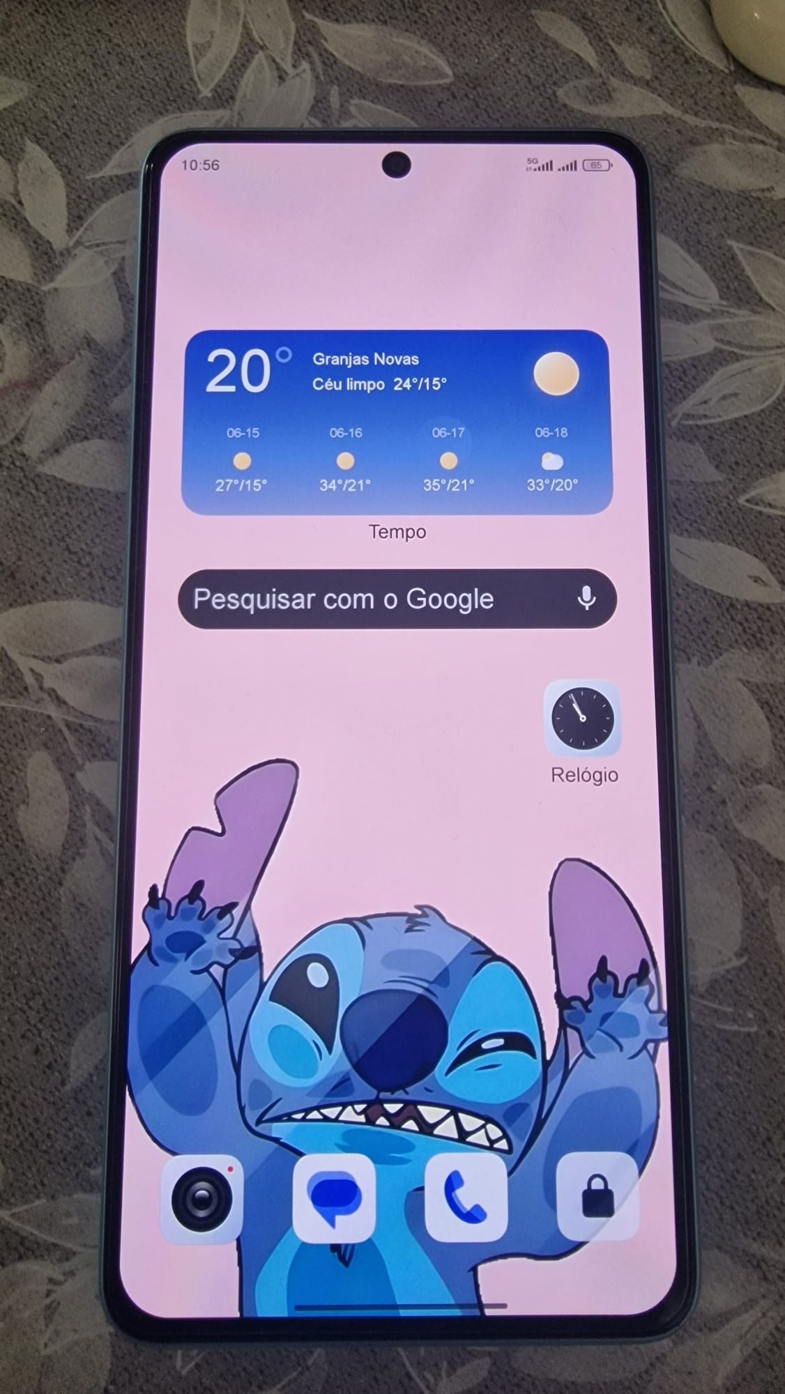 Telemóvel Xiaomi praticamente novo