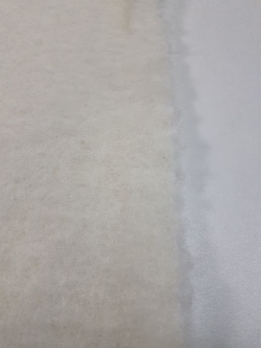 Tkanina grubsza z włosem szer.150 cm.