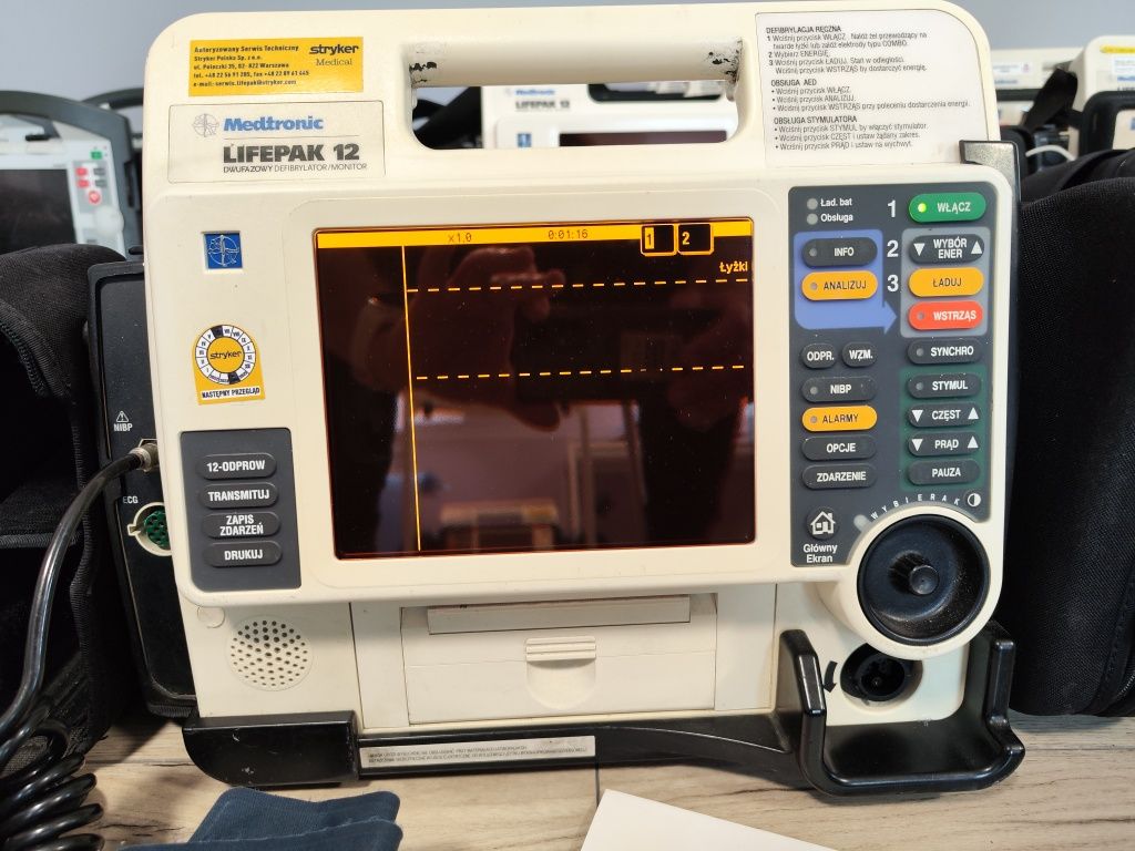 Defibrylator dwufazowy Lifepak 12, 12 EKG, NIBP