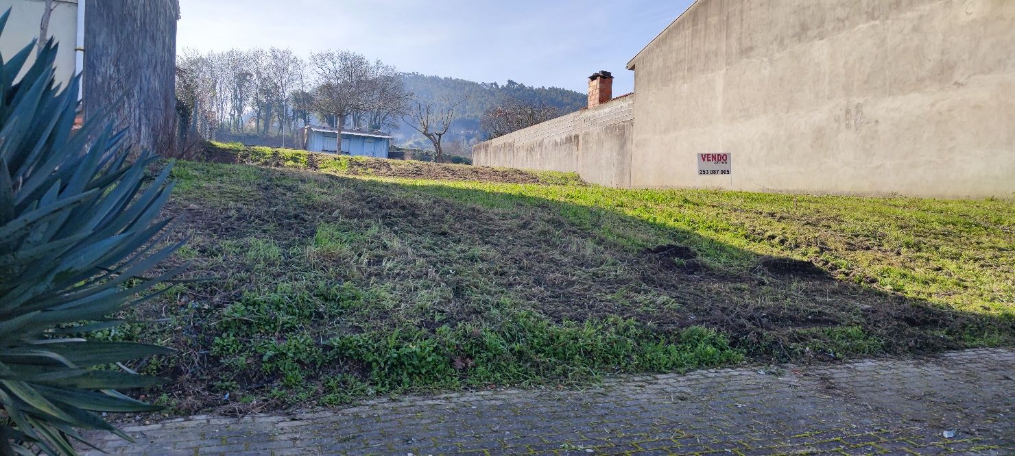 Lote de terreno com 713m².