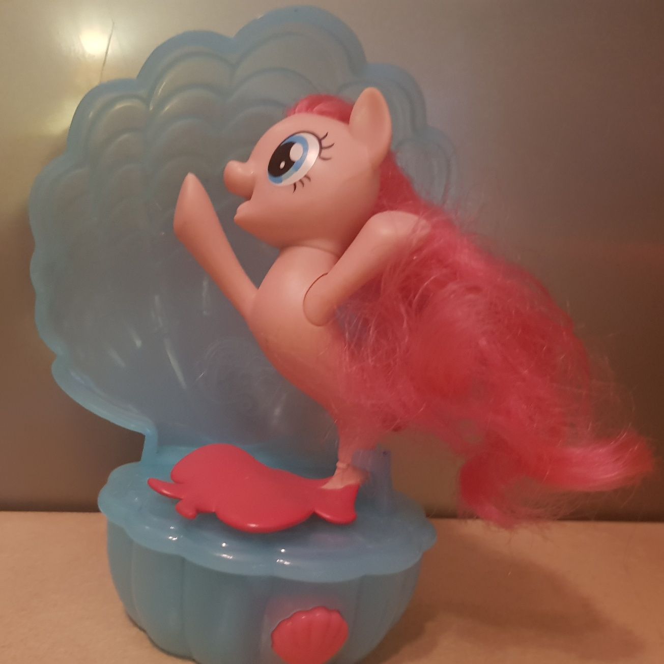 My Little Pony syrenka pinkie pie grająca muszla