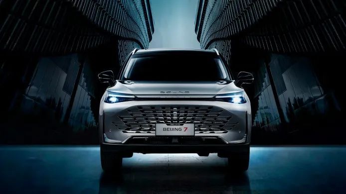 BAIC 7 Luxury + Pakiet Comfort DCT (jasnobrązowa tapicerka)