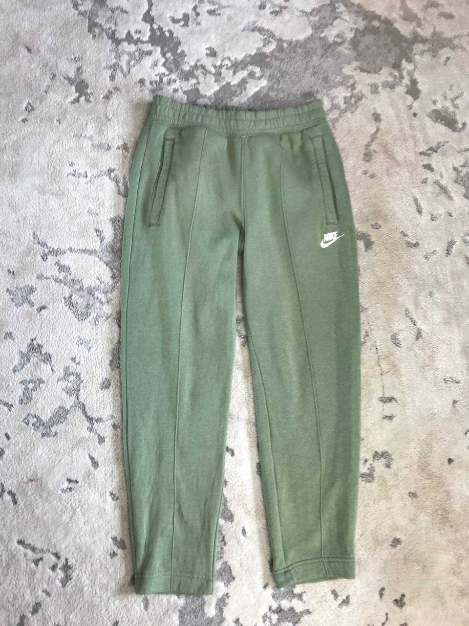 Спортивні штани Nike Club Fleece
