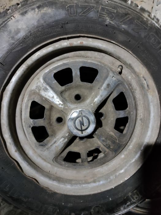 Продам 2 диски Опель кадет