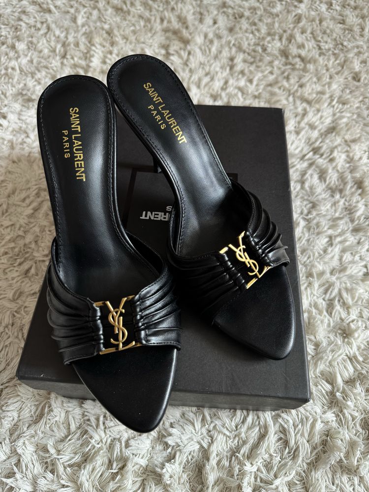 Трендові мюлі сезону, шльопанці YSL, сен лоран