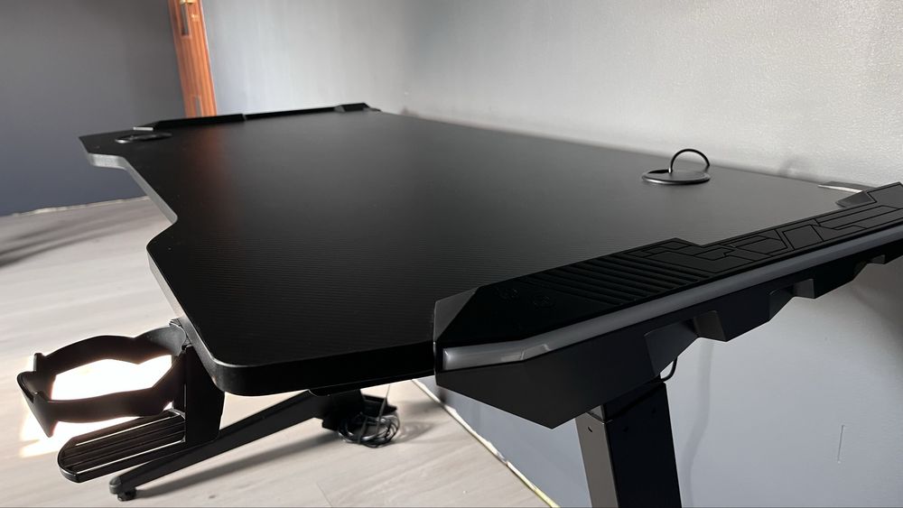 Biurko gamingowe z elektryczną regulacją wysokości GXE 100