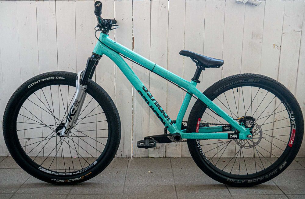 Rower Dirt NS Bikes Decade v2 | I9 Hydra | Pike DJ | Title | Chromag |