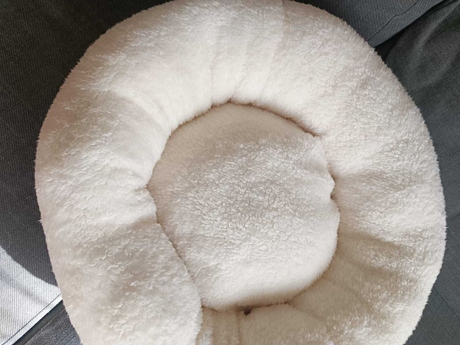 Leeby cama redonda amovível branca - nova!