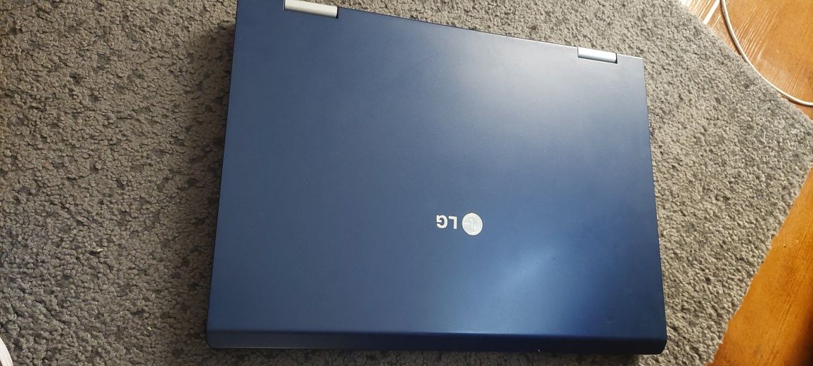 LG P1 Pro usado portátil