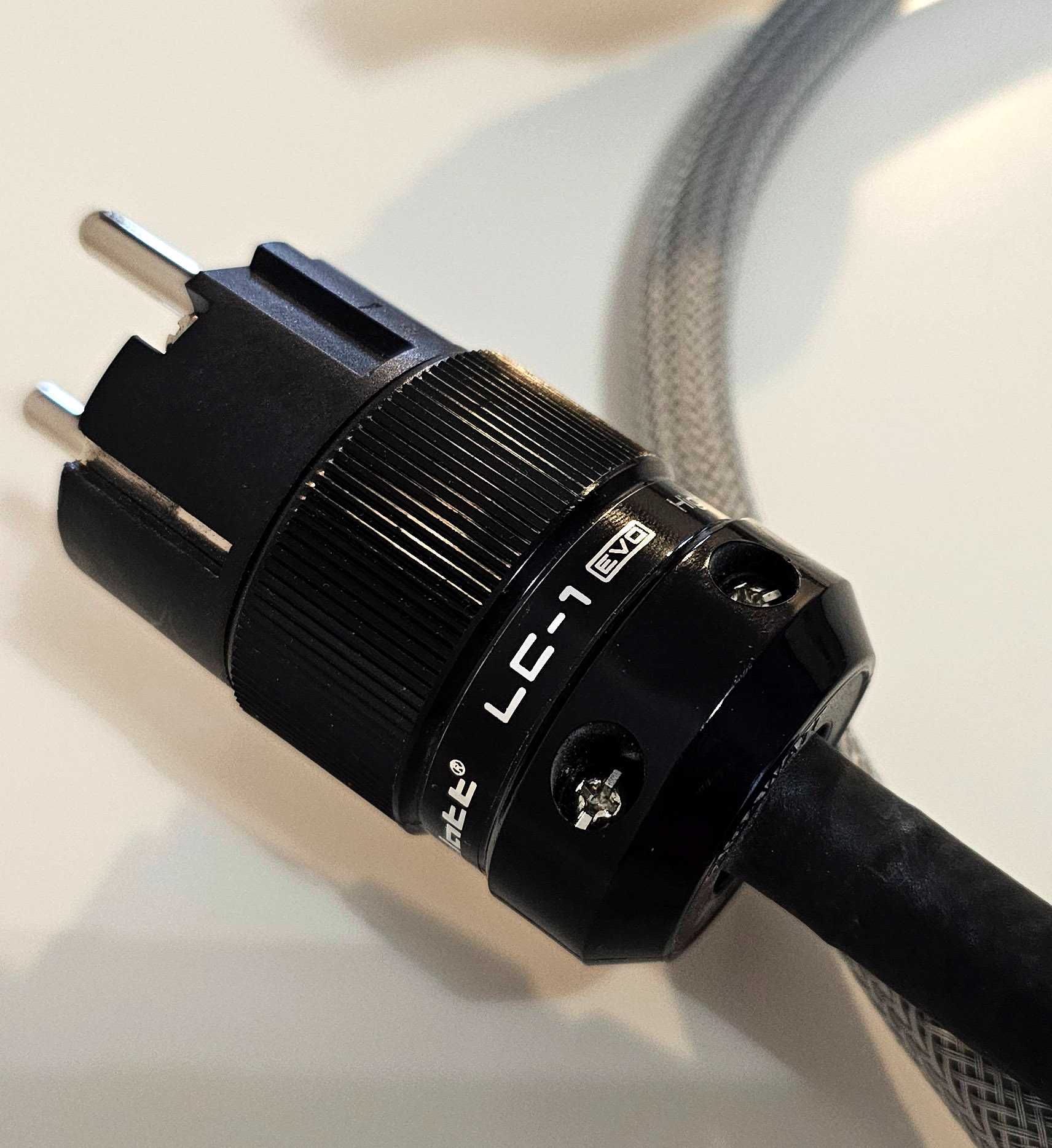 Gigawatt LC-1 EVO przewód kabel zasilający 1.5m