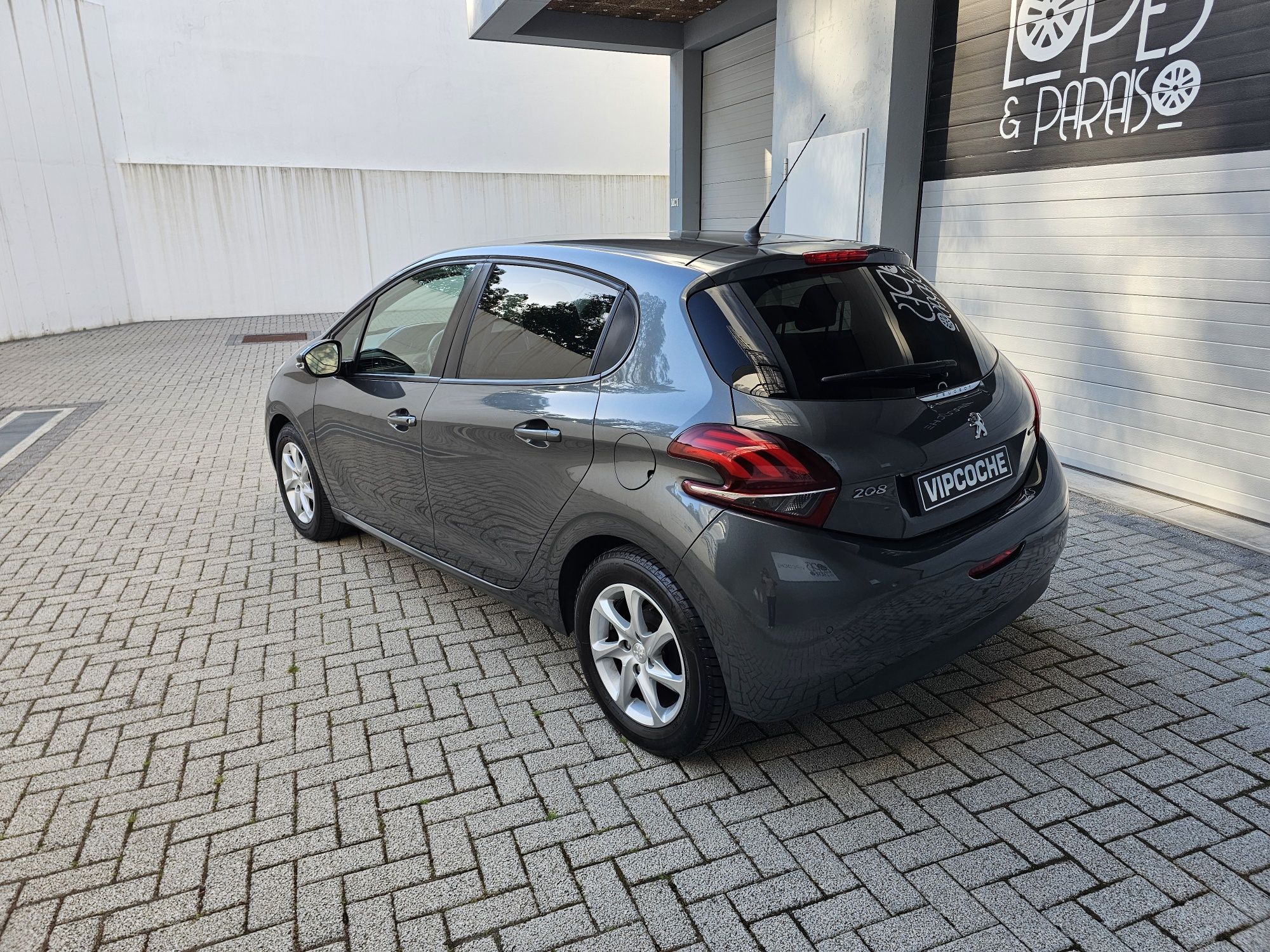 Peugeot 208 Allure 1.6HDI - Imaculado