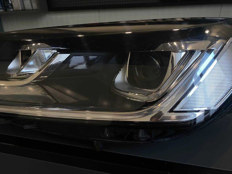 Фара ліва Фари VW Touareg Туарег 2015-2018 рестайлінг LED Європа