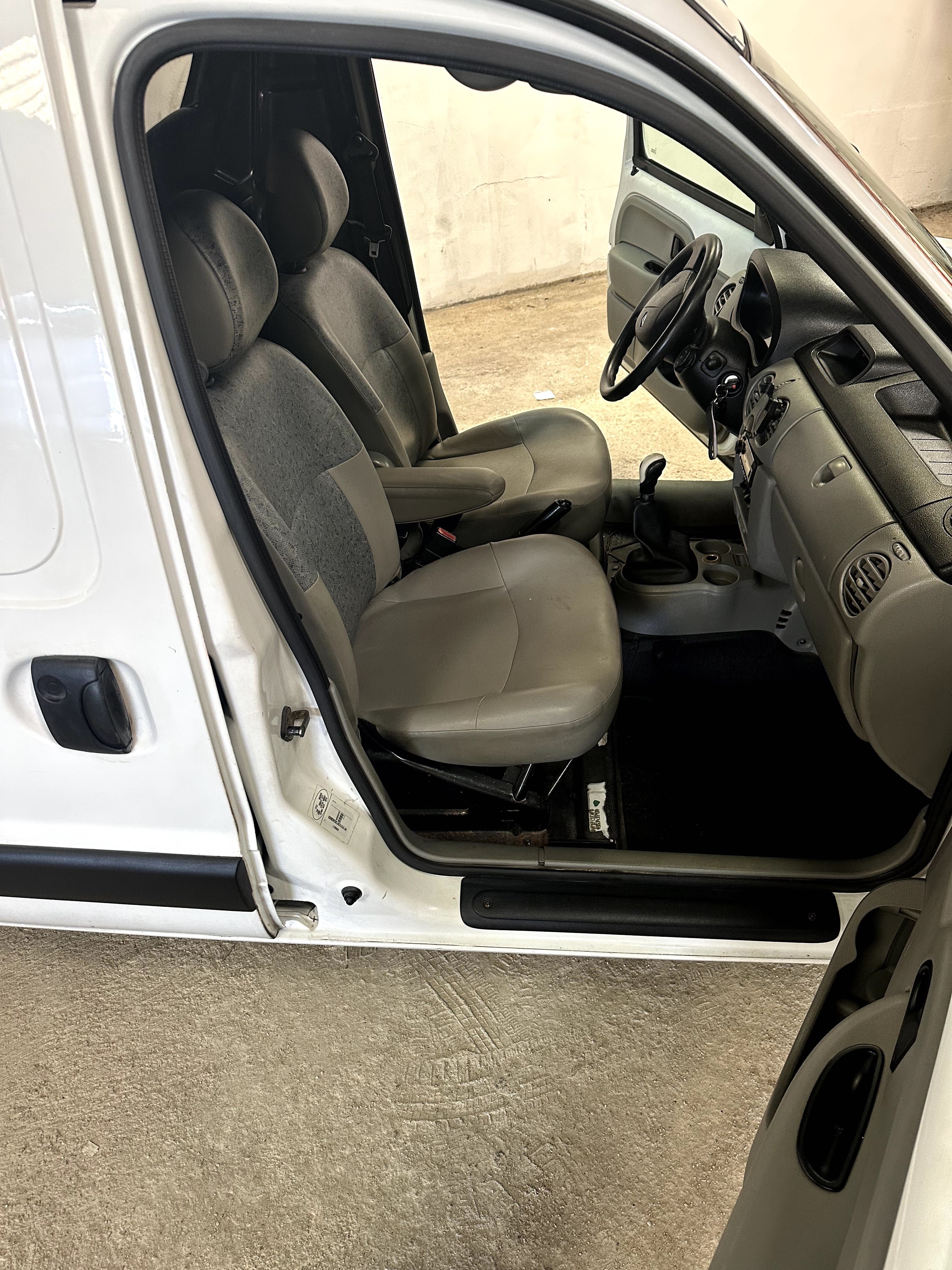 Renault Kangoo 1.5 DCI 2006 – Económica, Fiável e Bem Estimada