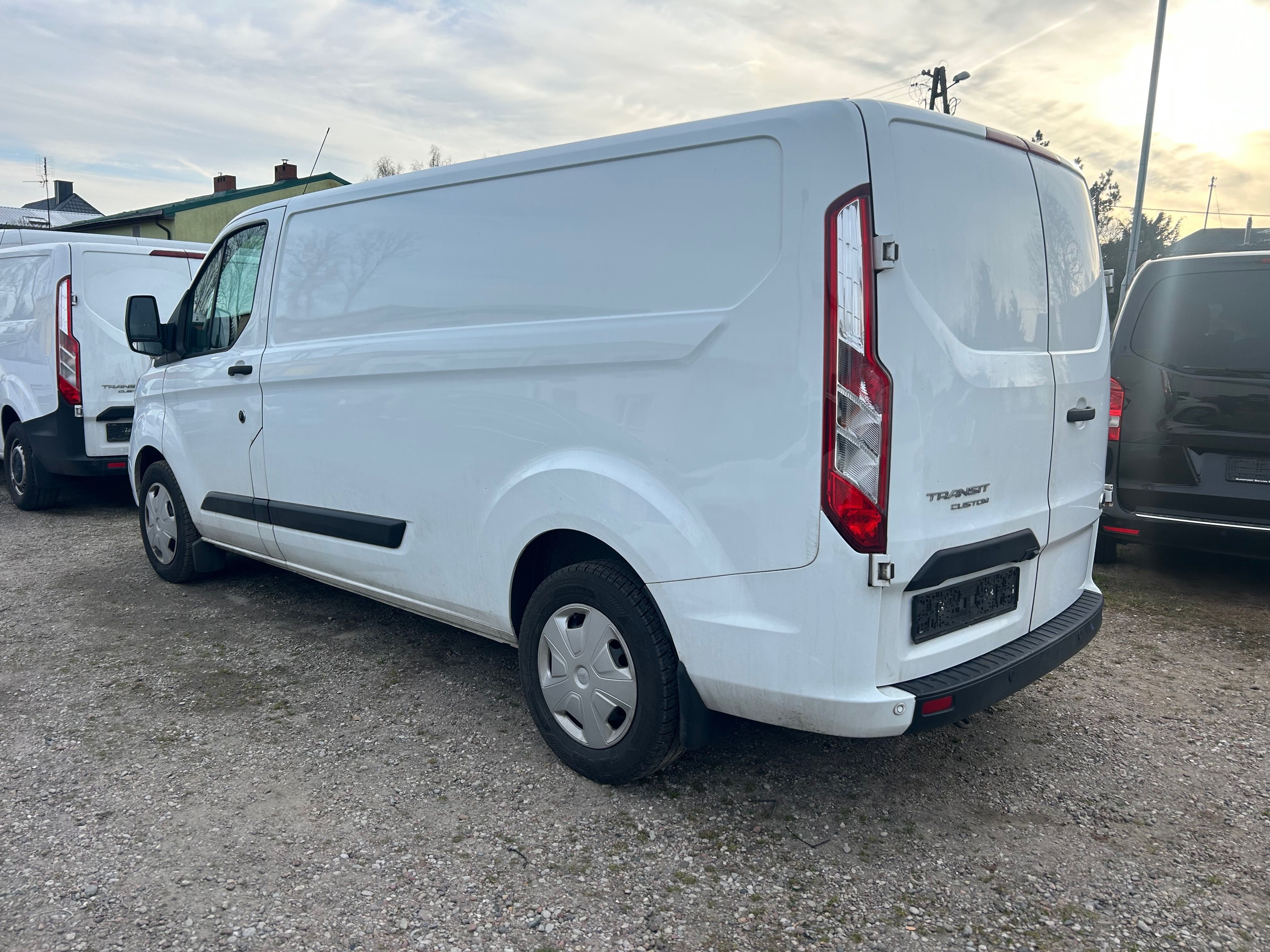 Transit custom full Led navi Long krotki ładny rok  2020 2 szt