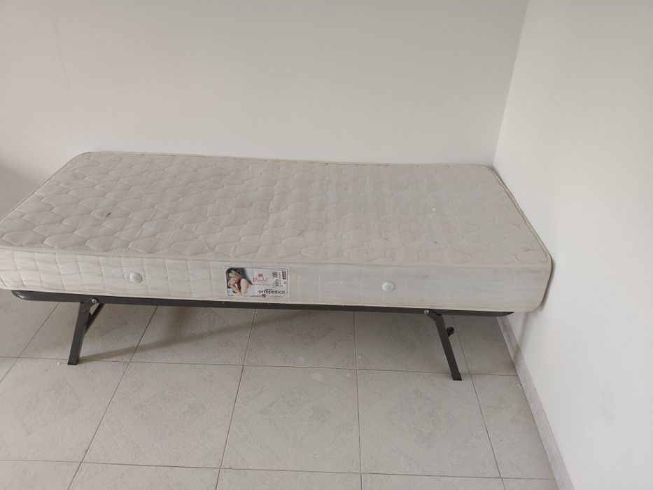 Estrada cama solteiro para desocupar