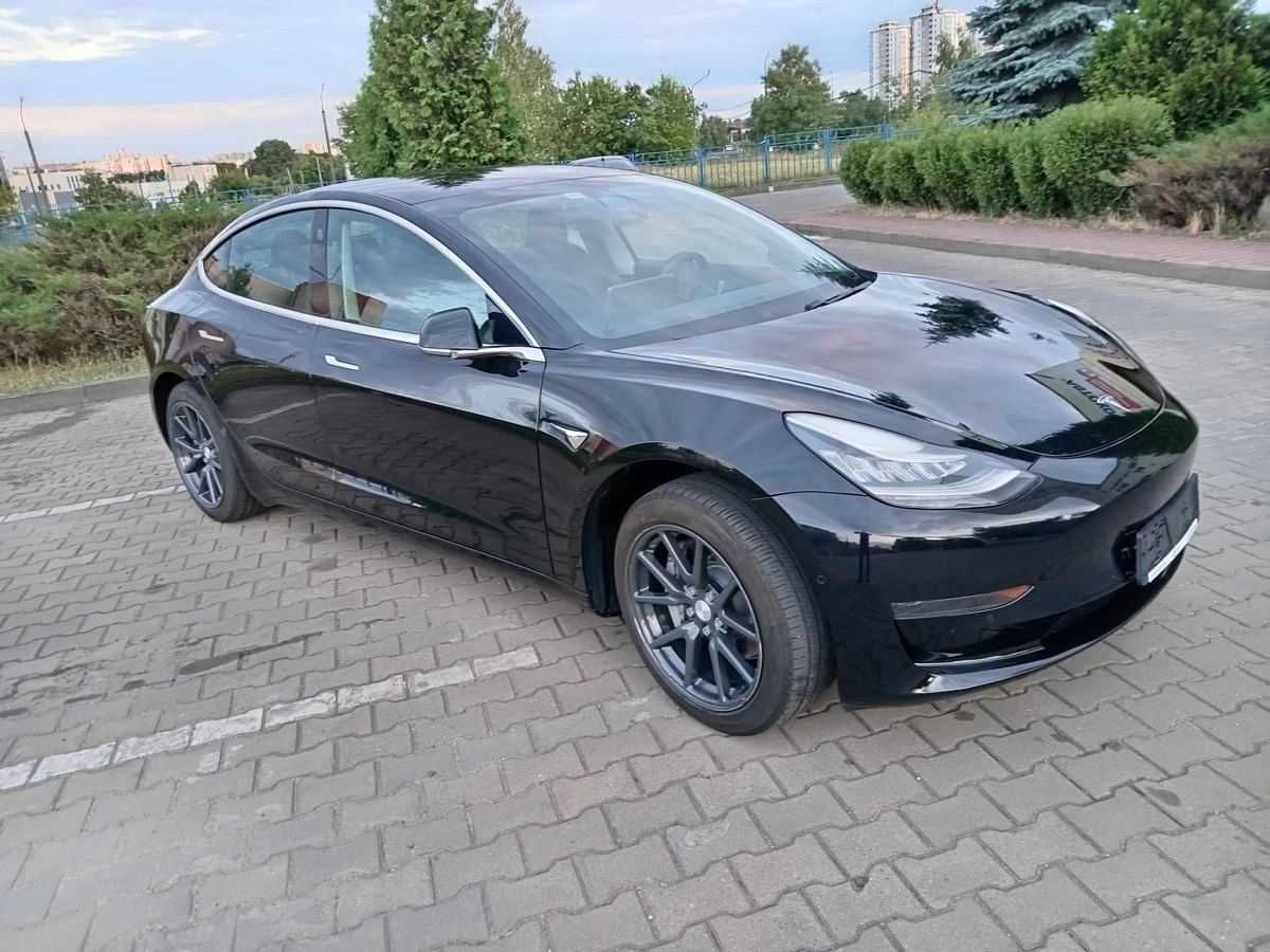 Tesla Model 3 (2018)