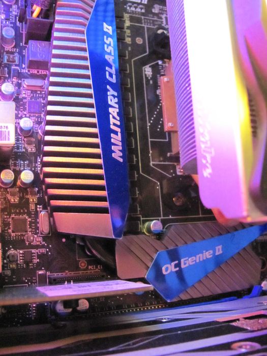 AMD 8 ядер 4.2 ГГц, 16 ГБ RAM, 8 ГБ графіка, SSD+HDD 1 ТБ, 1000W 80+