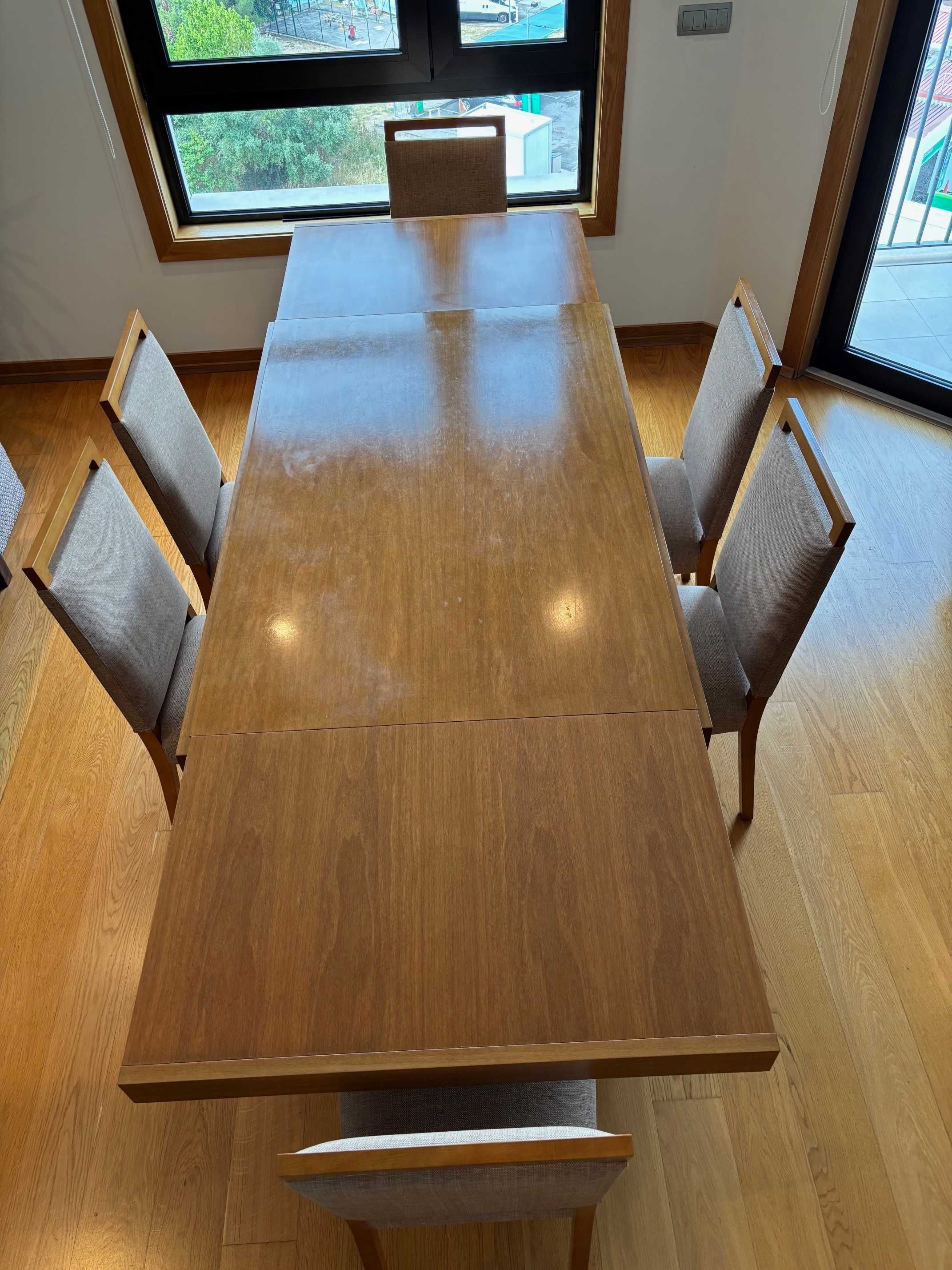 Mesa de jantar de 6 lugares extensível a 10 lugares