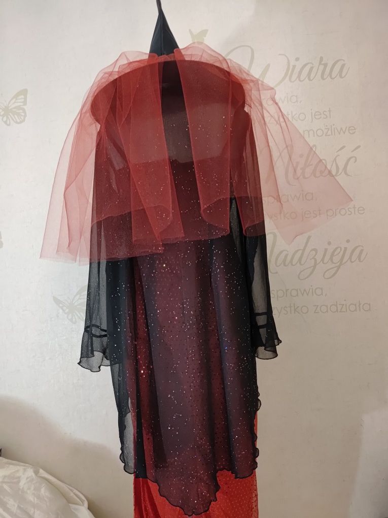 Piękny strój przebranie eleganckiej czarownicy czarodziejki rozmiar S