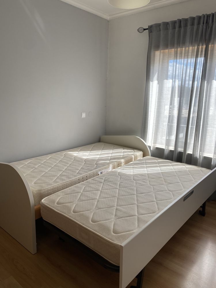 Cama ajustavel para 2 pessoas com dois colchões incluidos