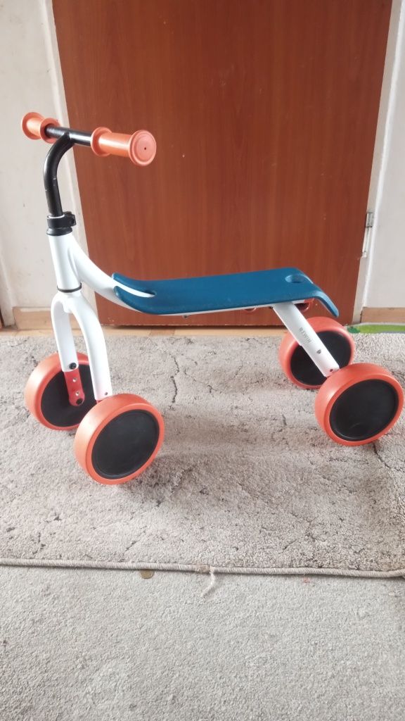 Jeździk dziecięcy