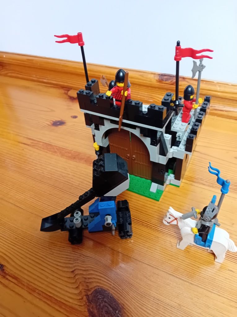 LEGO Kinght,s Stronghold 6059 z 1990 r.