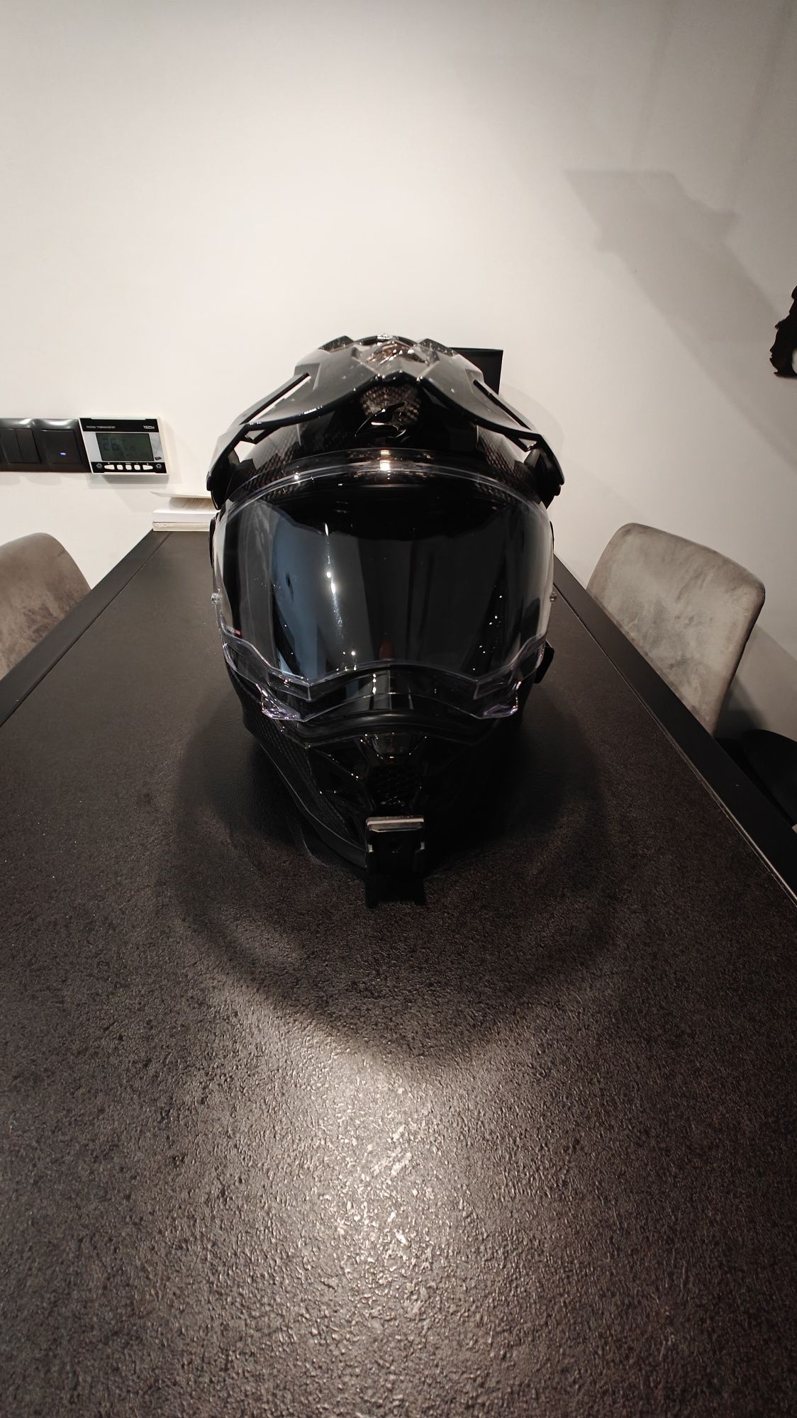Kask Scorpion adf 9000 carbon M