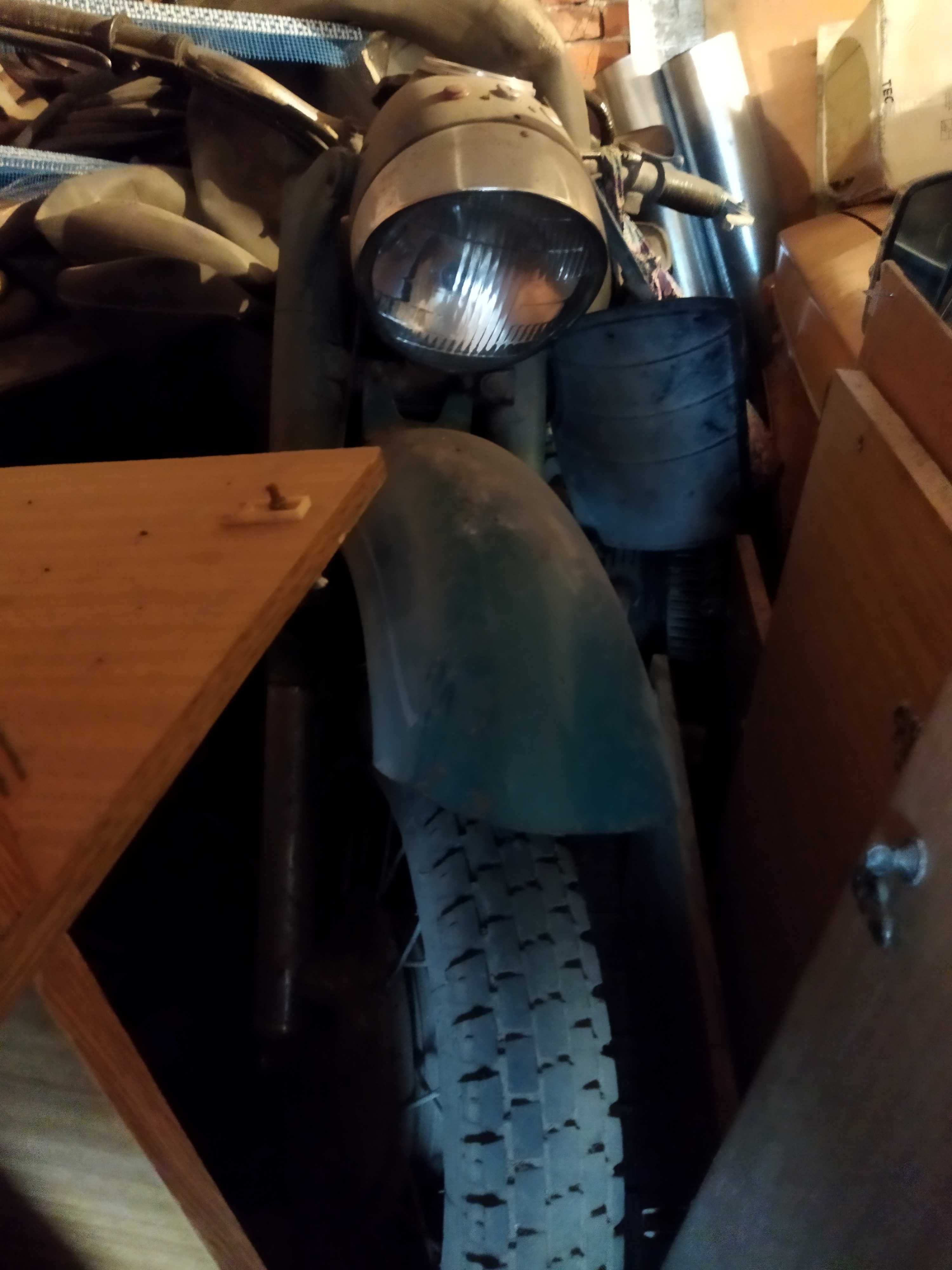 Мотоцикл Урал М 72, з коляскою (причепом) спадщина