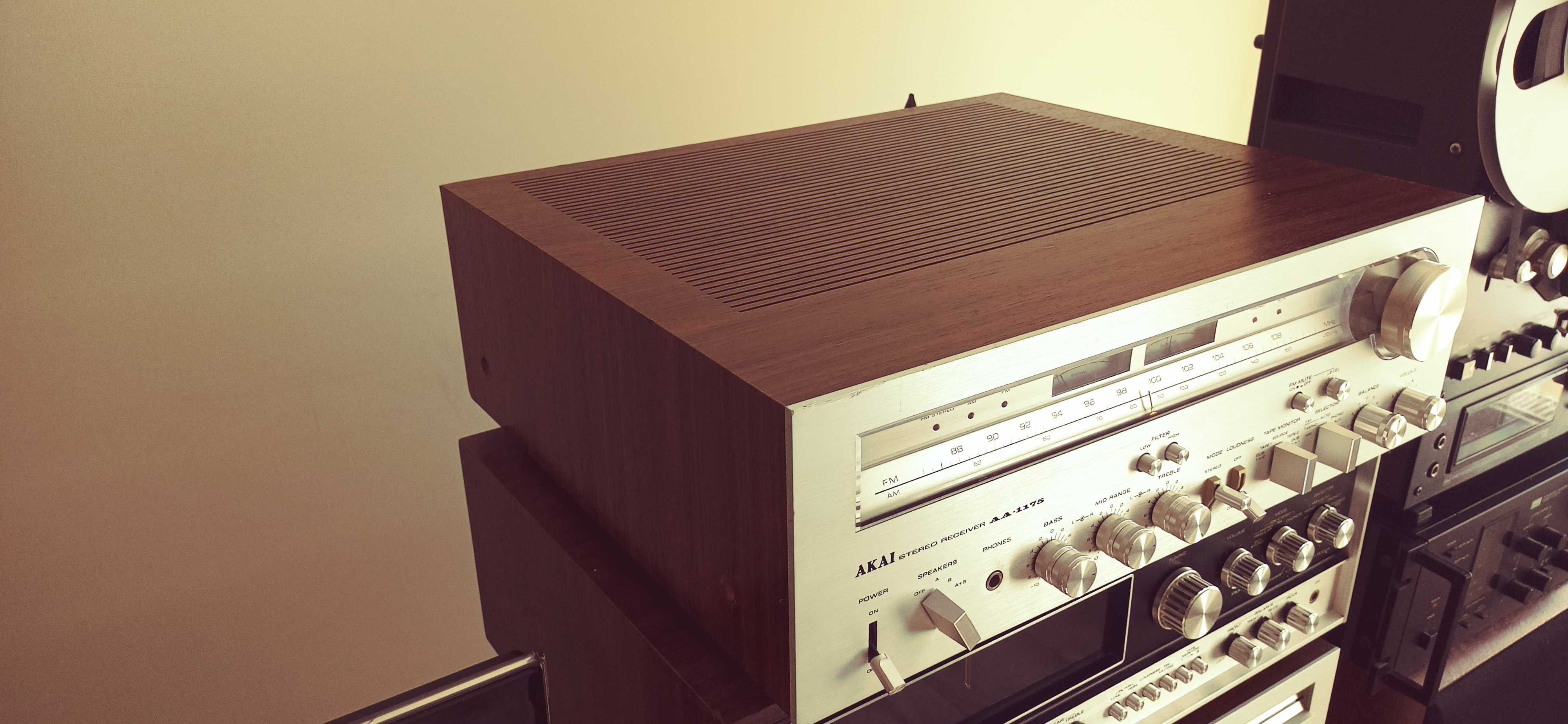 Amplituner Akai AA-1175