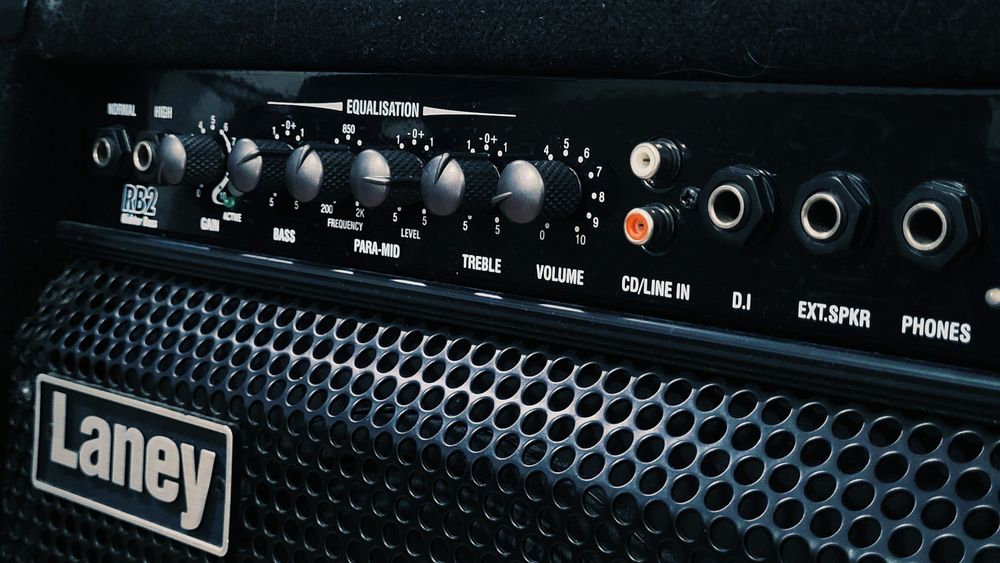 Laney RB2 wzmacniacz basowy kombo