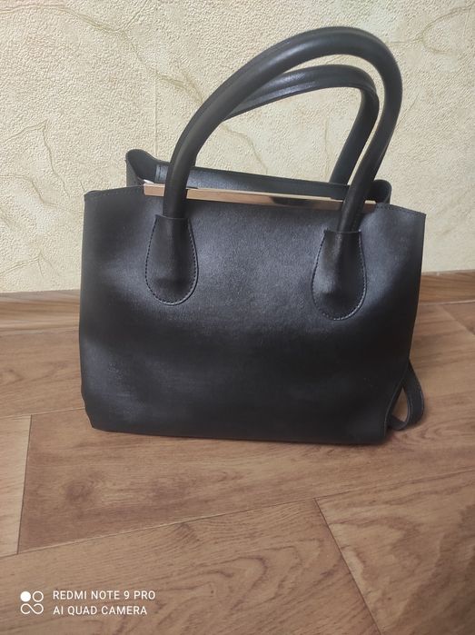 Продам кожаную сумку