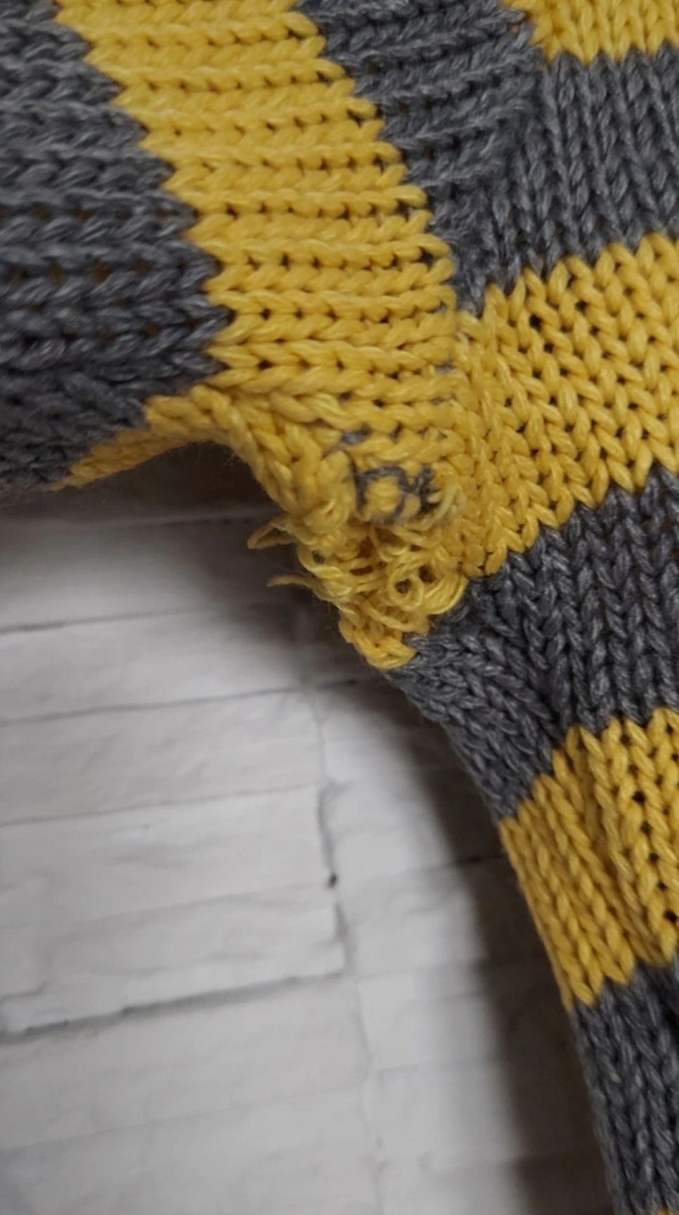 Sweter z kapturem w paski M