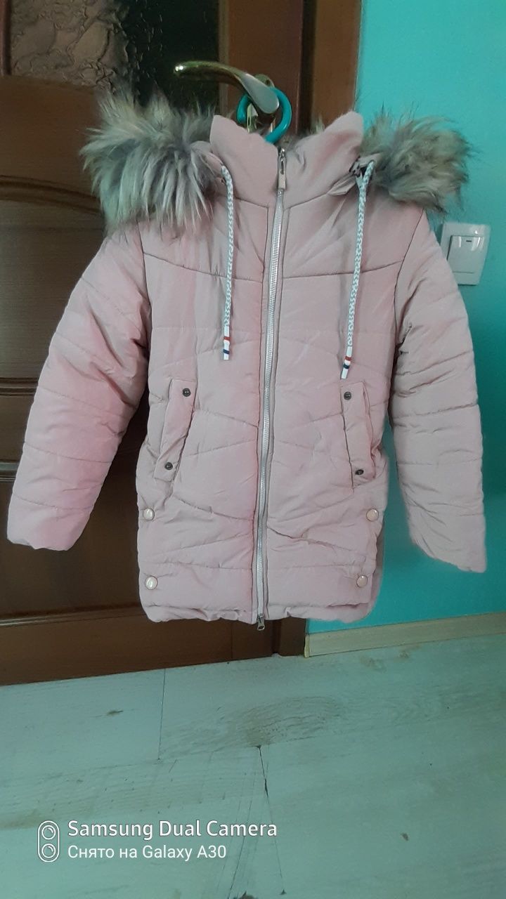 Пальто для девочки 110-128 см.