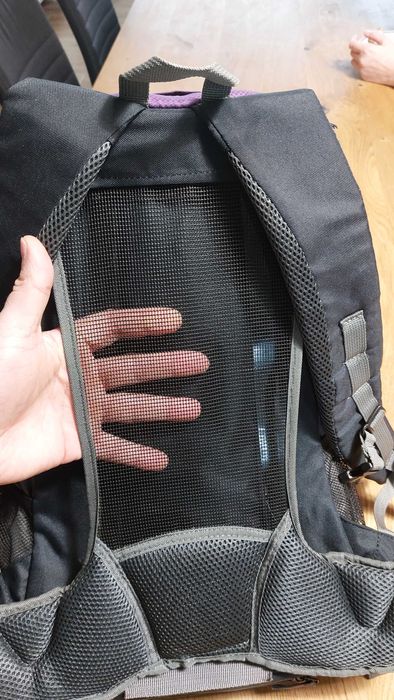 Plecak w góry z siatką plecy