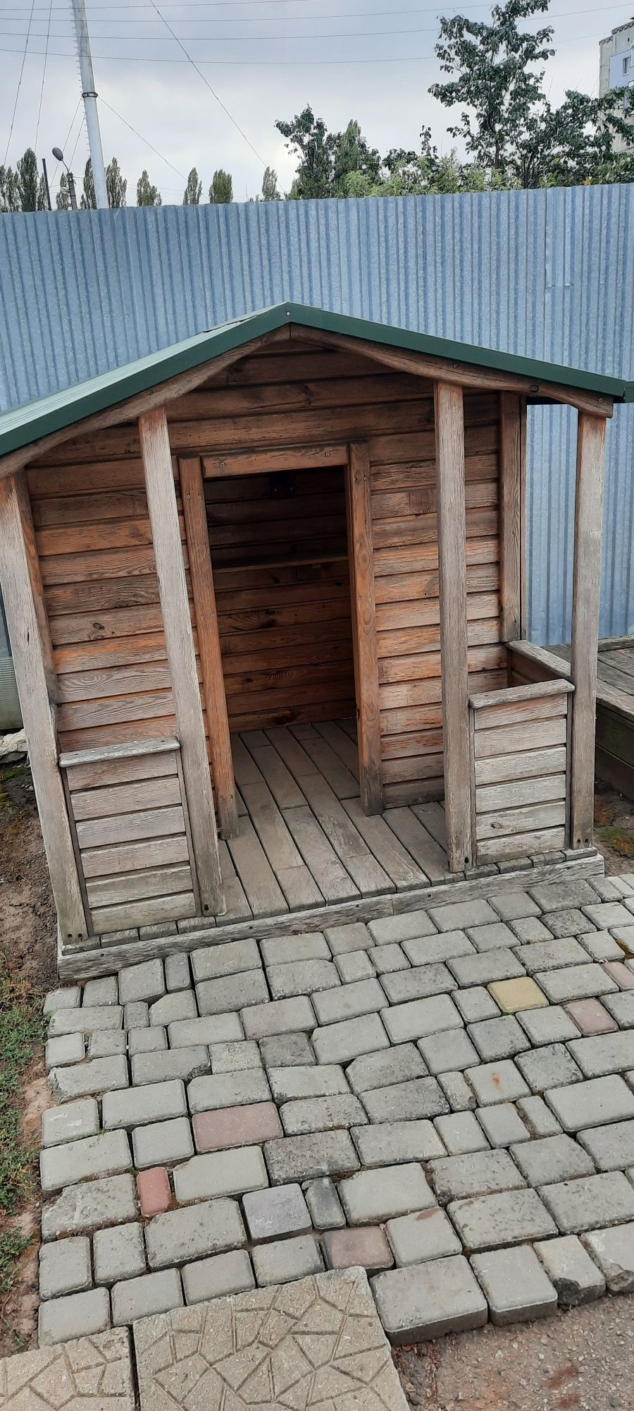 Продам деревяний дитячий будинок.