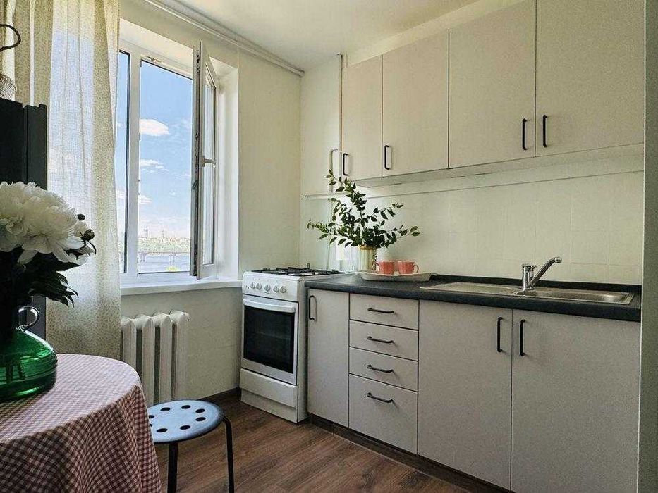 2 Кімнатна квартира Лівобережна Березняки Дніпровська набережна 11