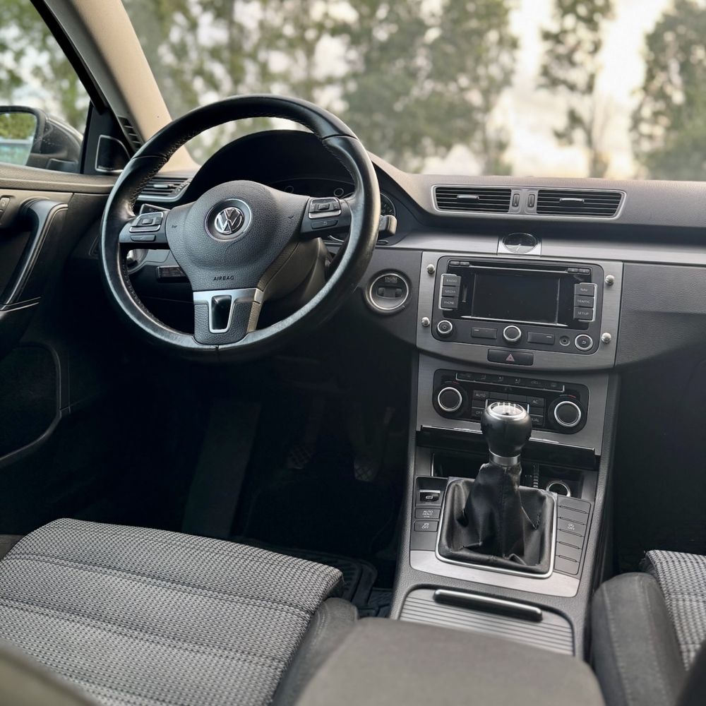 VW Passat 1.6 TDi Highline Desde 139€