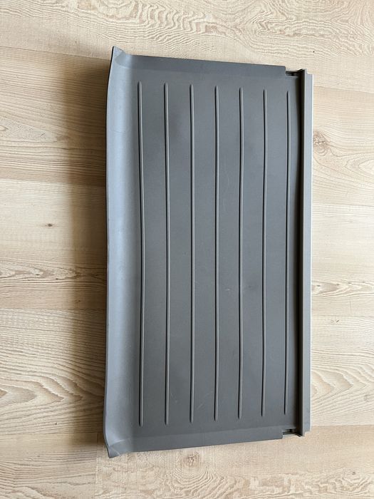 Полочка Scania S500 среднего ящика на задней стенки кабины