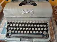 Sprzedam starą maszynę do pisania.