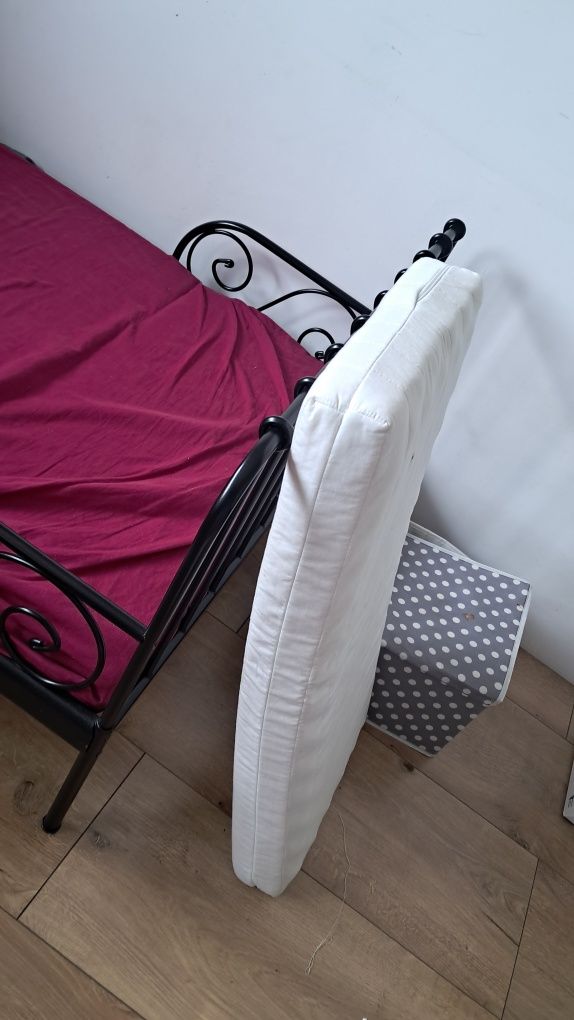 Łóżko rosnące z dzieckiem.  Ikea