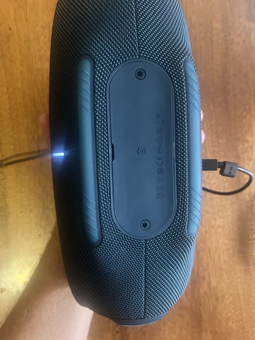 Xtreme 4 jbl blue  100% оригинал, состояние как новая