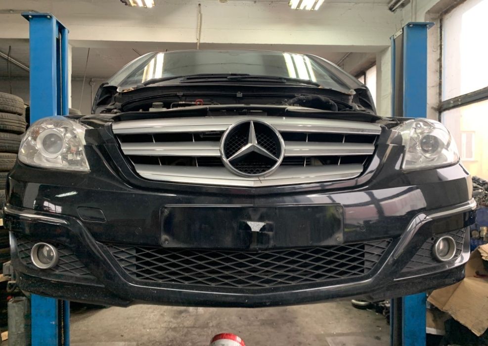 Mercedes B klasa W245 kierownica powietrza chłodnic osłona zamka maski