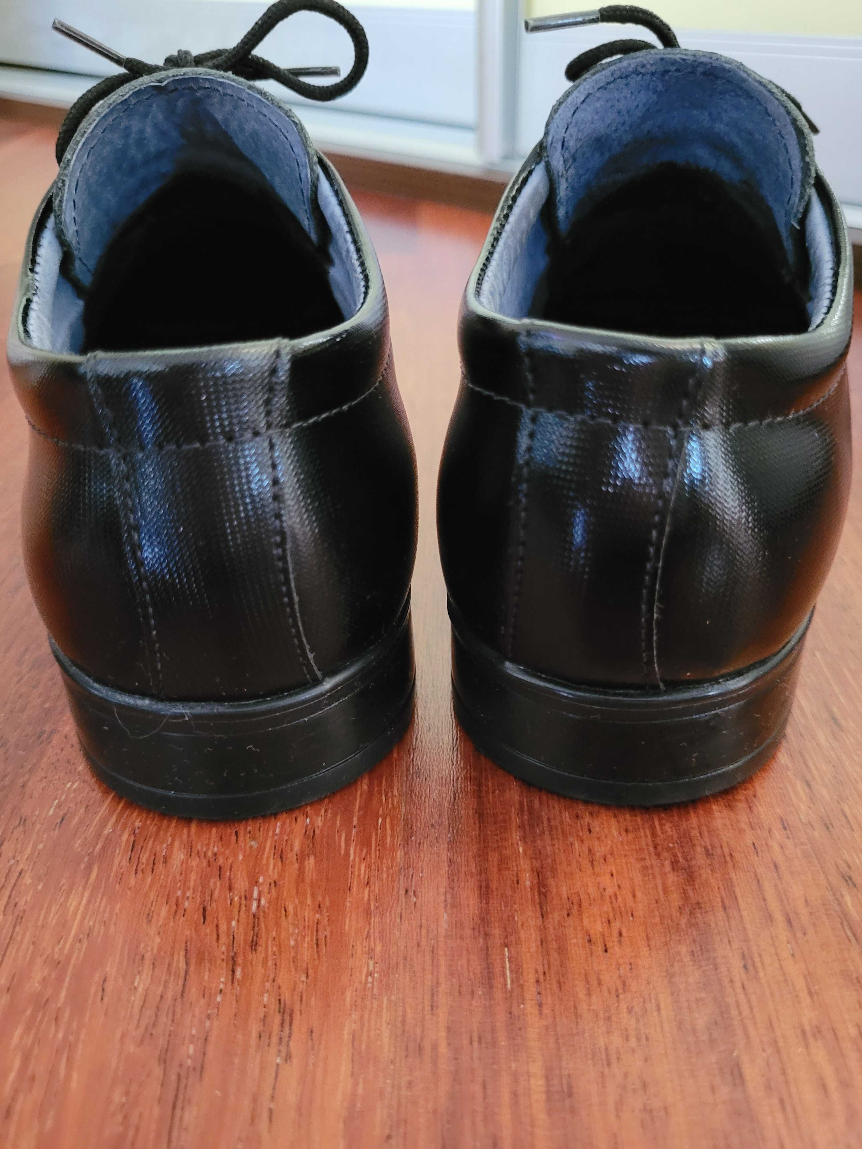 Pantofle skórzane chłopięce