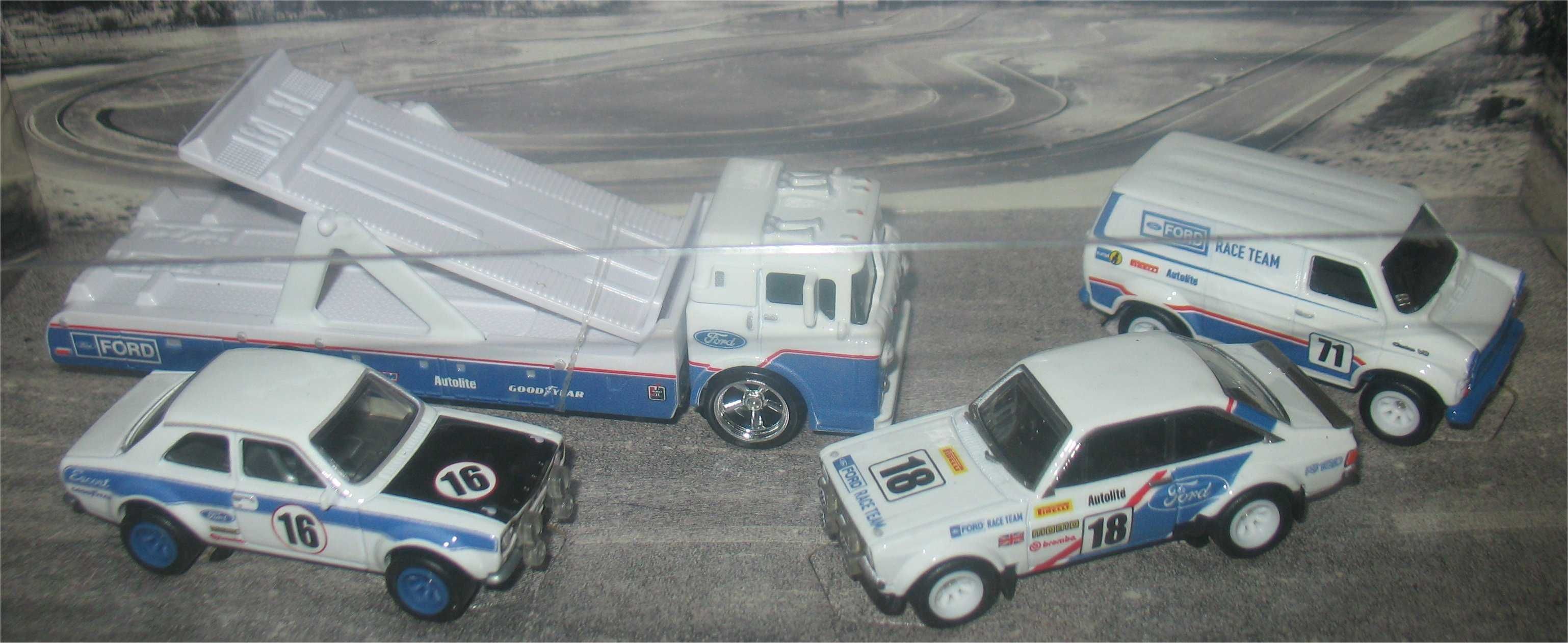 Hot Wheels - Ford Race Team - Set com 4 miniaturas
