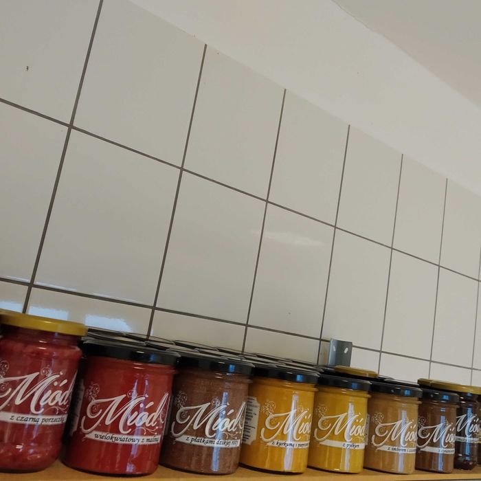 Miód wielokwiatowy kremowany z cynamonem 400g