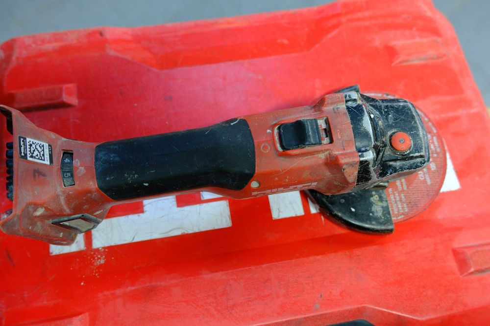 Akumulatorowa szlifierka kątowa HILTI AG 4S-A22