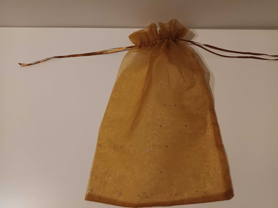 Pequenas bolsas em tecido