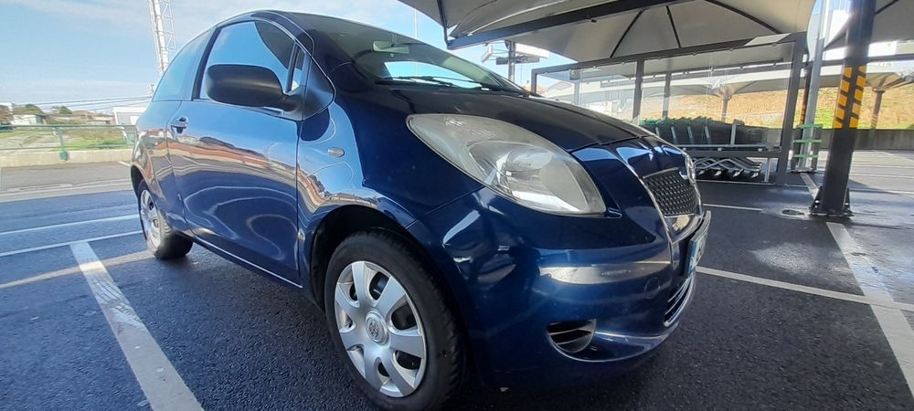 Toyota Yaris como novo